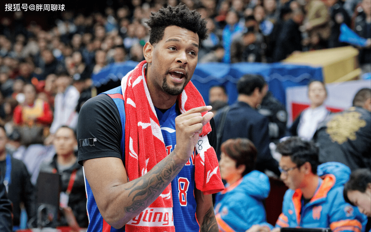 橄榄球战队状态火热，誓夺总冠军