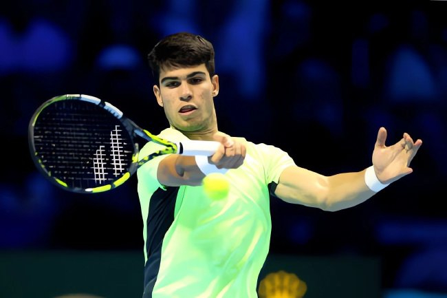 开云体育中国-ATP总决赛翻盘年终总决赛，兹维列夫高光表现