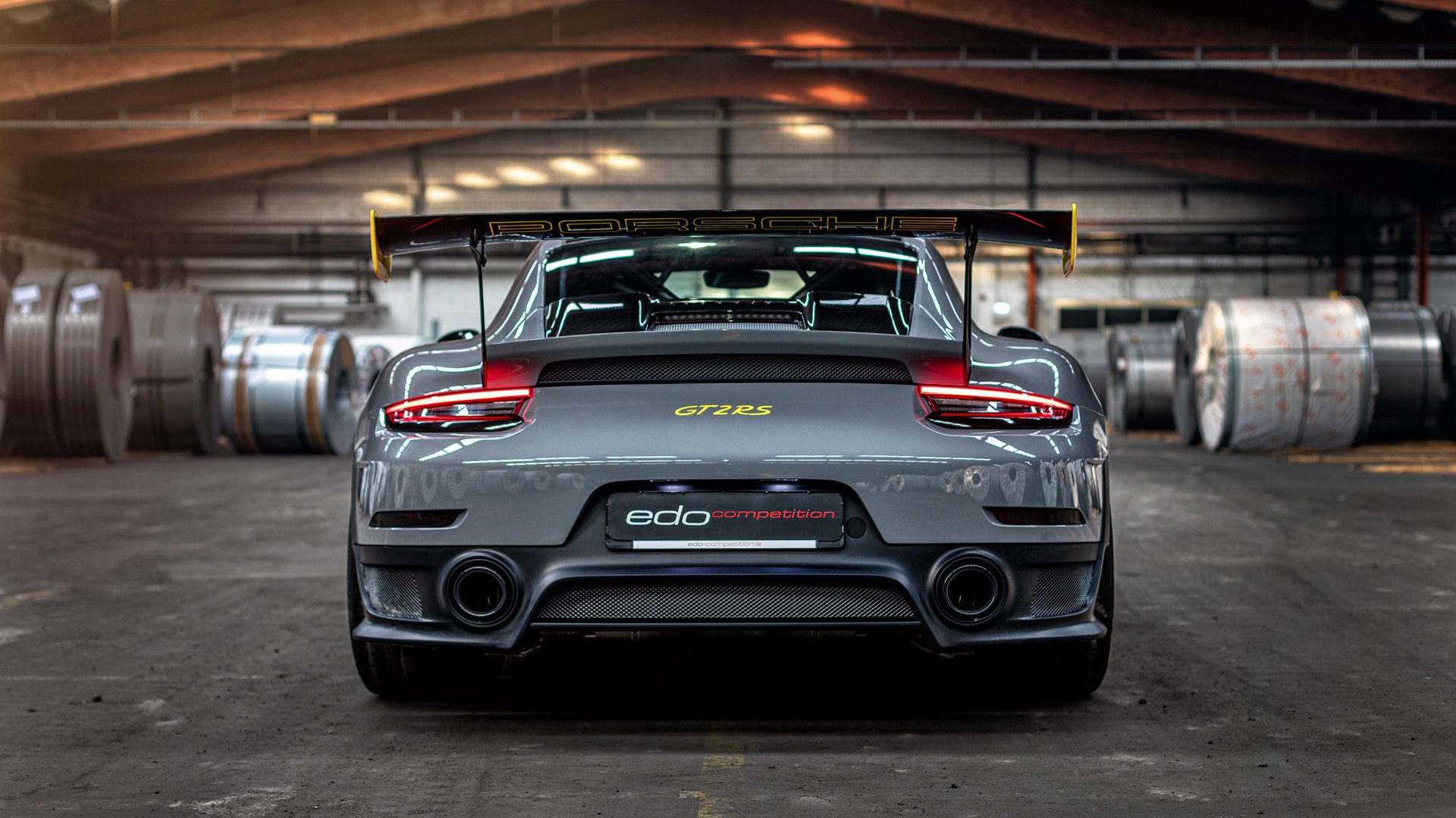 绿茵场上的双重奏，爱尔兰铁骑碾压波兰，内马尔烟火点亮都柏林的夜